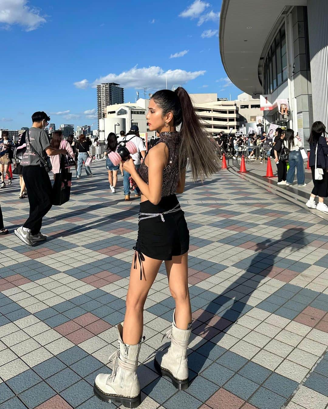 Marika Kajiwaraさんのインスタグラム写真 - (Marika KajiwaraInstagram)「BORNPINK OSAKA DAY１💗 ＊ Coachella2019の リサの衣装を真似っこ🤤♡ なかなかクオリティ高くない？💓 ＊ ちなみにトップスもパンツも チェーンも全部 @shein_japan で 見つけました🙆🏻‍♀️♡ ＊ ＊ ＊ #BLACKPINK #bornpink #ブラックピンク #BLINK #京セラ #ライブコーデ #ライブ参戦 #lalisa」6月7日 19時06分 - marika__kw