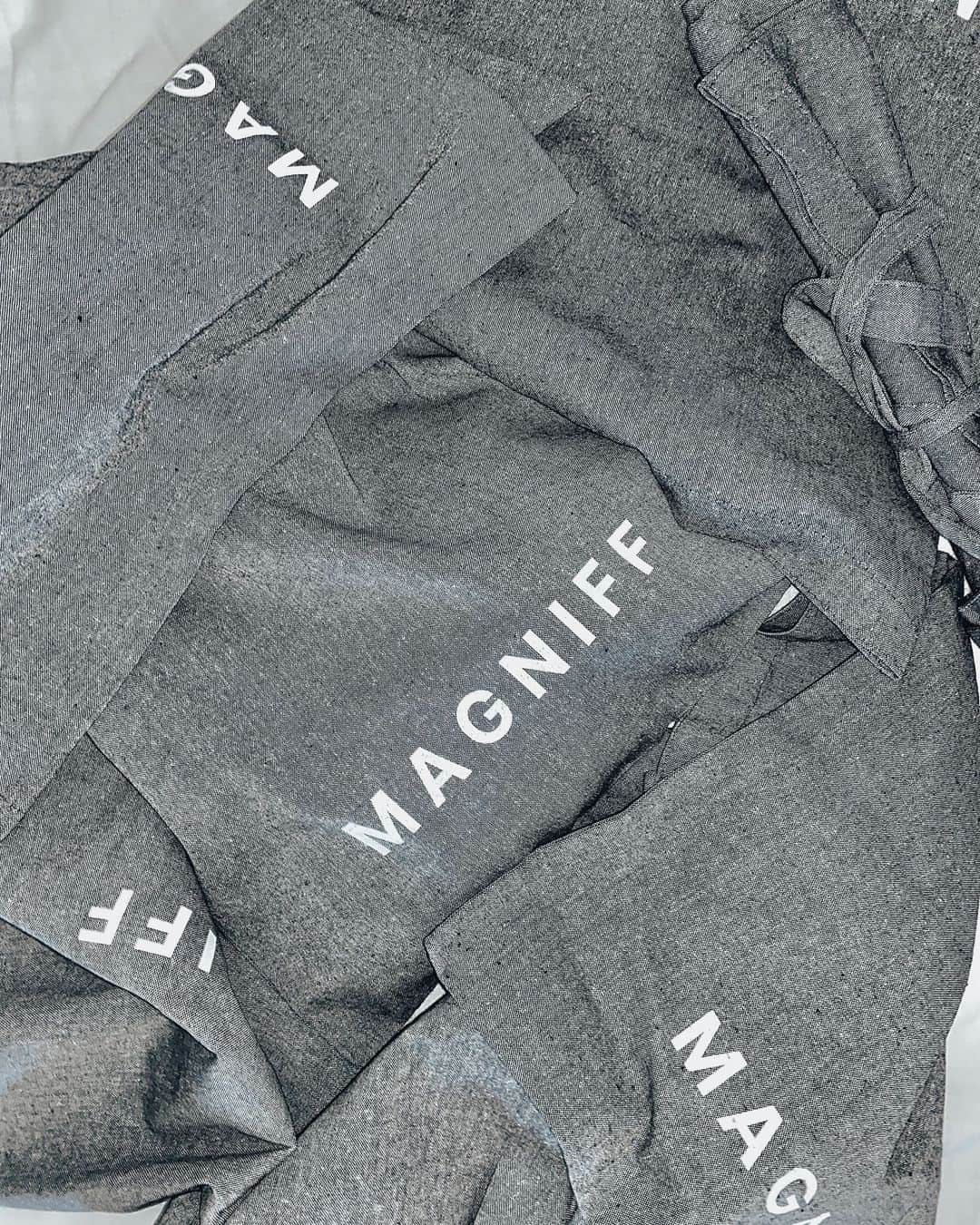 lute / ルーテさんのインスタグラム写真 - (lute / ルーテInstagram)「“Soundsoap by MAGNIFF”が表参道Wall & Wallで開催される。  MAGNIFF (@magniff.jp) は自然原料と伝統製法をリスペクトしながら、現代的に再解釈したプロダクトを展開するジェンダーレスなスキン&ボディケアブランド。同ブランドが6月10日(土)に表参道Wall＆Wall (@wallandwalltokyo) にて開催する音楽イベント”Soundsoap”は、ブランドの世界観をプロダクトとは異なるかたちで表現する初のイベントとなる。  ライブパフォーマンスはMaika Loubté (@maika_loubte) jan and naomi (@janandnaomi ) NTsKi (@ntski) の3組のほか、VJとして玉名ラーメンのHana Watanabe (@hanargram) が参加予定。  当日は会場にてMAGNIFF限定ノベルティを来場者限定に配布予定。石けん工場で、高品質でありながら「形が不ぞろい」という理由で日々廃棄される石けんをリユースしたノベルティや、再生コットンを利用したトートバッグ等、ブランドのキーアイテムを取り入れながらサステイナブルをテーマにしたノベルティとなっている。  【イベント概要】 ■出演：Maika Loubté, jan and naomi, NTsKi, Hana Watanabe（玉名ラーメン）, Bungo (@bun5_njr) , NAGI  ■日時：2023年6月10日（土） Open 16:30 Start 17:00 Close 20:40  ■会場：Wall＆Wall 〒107-0062 東京都港区南青山3-18-19 Festae表参道ビル B1F  ■チケット情報 販売ページ：https://magniff.zaiko.io/e/soundsoap0610 価格：¥4,000 (+1drink)」6月7日 19時11分 - lutemedia