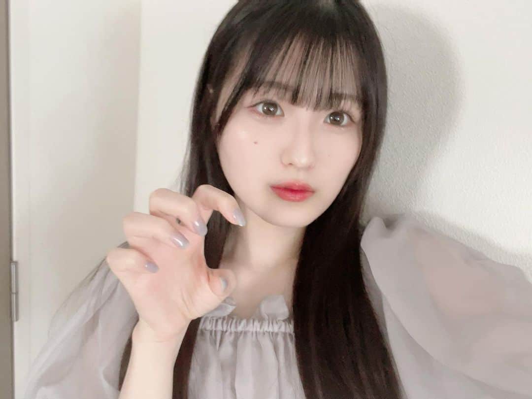 宇田川ももかのインスタグラム：「最近あっついね🥵💦 ・ あ！ネイル変えたの！どーお？？🫧 ・ ・ #ネイル#04#宇田川ももか」