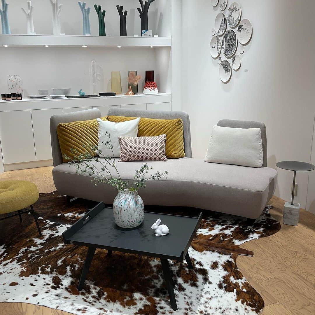 ligne roset shopのグルメインスタ