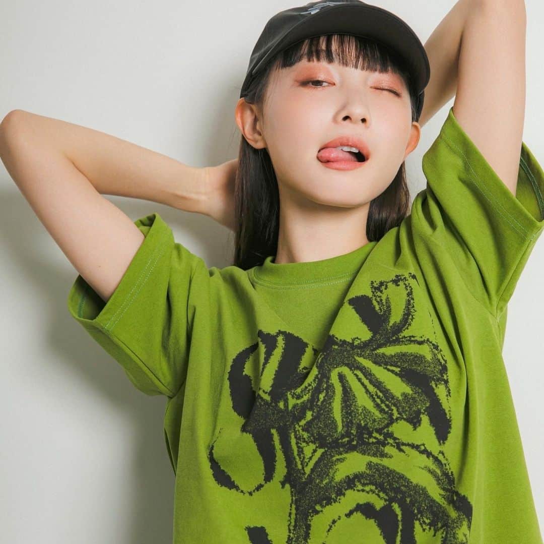 新野尾七奈さんのインスタグラム写真 - (新野尾七奈Instagram)「ALAND STUDiO (@aland_jp ) 出演させて頂きました🤍 目を引くデザインや絵柄と..可愛いALAND👗♡♡ 買い物いきたい〜🛍  是非記事みてねー！  with model/ @takumi_fukunaga_  photographer/ @fukudahitomi610  hairmake/ @akieshi  lighter/ @cocoreacoco  ありがとうございました🫶🏻  #aland  #買って撮るまでが買い物」6月7日 19時33分 - nanagirl7