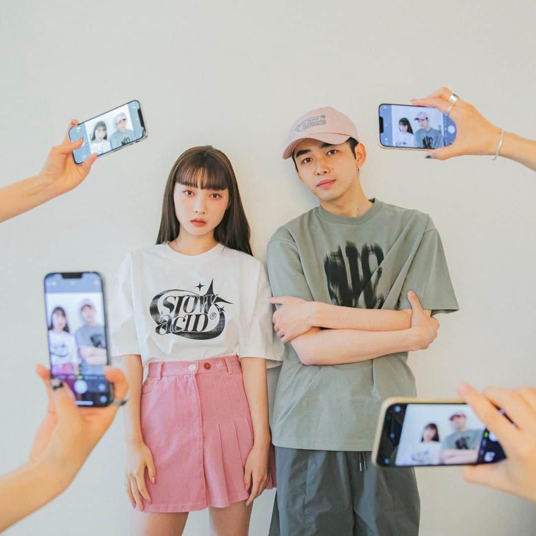 新野尾七奈さんのインスタグラム写真 - (新野尾七奈Instagram)「ALAND STUDiO (@aland_jp ) 出演させて頂きました🤍 目を引くデザインや絵柄と..可愛いALAND👗♡♡ 買い物いきたい〜🛍  是非記事みてねー！  with model/ @takumi_fukunaga_  photographer/ @fukudahitomi610  hairmake/ @akieshi  lighter/ @cocoreacoco  ありがとうございました🫶🏻  #aland  #買って撮るまでが買い物」6月7日 19時33分 - nanagirl7