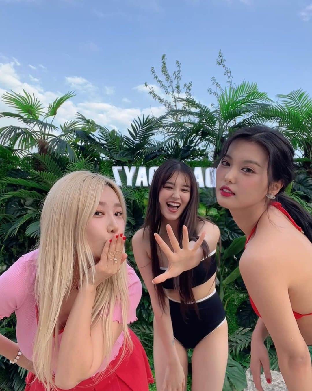 ジェアのインスタグラム：「Gorgeous!! 💓💓 나의 멋진 친구들 !! @daze_dayz (이쁘고 멋지고 다하는 친구들!! 🍒🍒)」