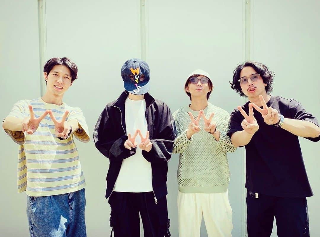 the shes goneのインスタグラム：「.  6/4のミリオンロックで 夏の対バン「the summer's gone」 東京編に出演してもらう WurtS(@wurts2021 )くんと写真を撮らせてもらいました！！  7/20 Zepp DiverCityの the shes goneとWurtSの ツーマンもお楽しみに！  チケット発売中🎫 eplus.jp/sf/detail/2923…   #WurtS   #theshesgone」