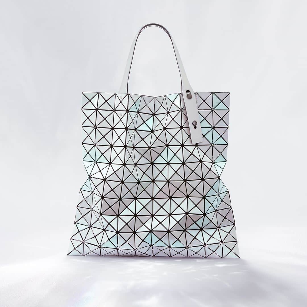 BAO BAO ISSEY MIYAKE Official Instagram accountのインスタグラム：「"PRISM POLARIZATION"  Release Month: June, 2023 *The release month might be different in each country.  #baobaoisseymiyake #baobao #isseymiyake #baobaoisseymiyakeSS23」