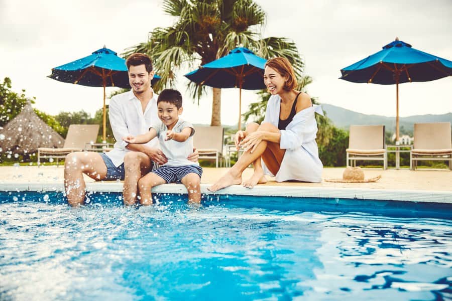 のインスタグラム：「6/8～6/14限定☆夏SALE　 3泊以上で25％OFF！  遅めの夏休みはANAインターコンチネンタル万座ビーチリゾートで。3泊以上限定、お子様料金が無料、口コミ高評価の朝食付きのお得なオファーです。  当リゾートでは、夏はもちろん、秋から冬にかけてもマリンアクティビティを満喫でき、宿泊者限定のガーデンプールはシーズン問わずご利用いただけます。 美しいサンゴ礁に囲まれたANAインターコンチネンタル万座ビーチリゾートにて、南国のリゾート体験をお楽しみください。 詳しくはプロフィールのリンクから。  #InterContinentalANAManzaBeachResort #ANAInterContinentalManzaBeachResort #ManzaBeach #okinawajapan #okinawatrip #okinawahotelsnearbeach #visitokinawa #ANAインターコンチネンタル万座ビーチリゾート #ANA万座ビーチリゾート #恩納村ホテル #恩納村リゾートホテル #万座ビーチ #沖縄旅行 #家族旅行 #ホカンス #沖縄が好きな人と繋がりたい」
