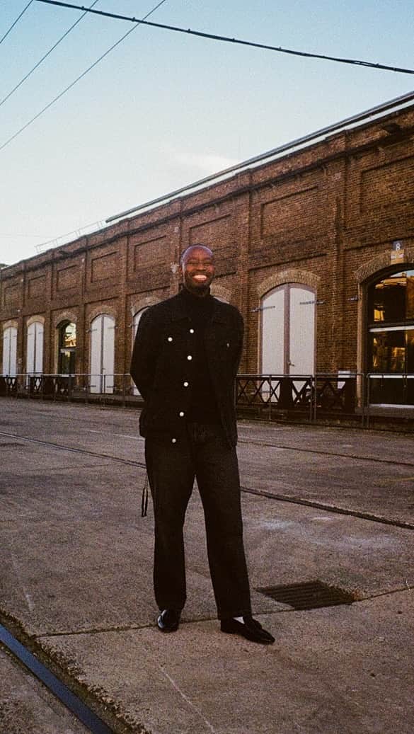 leslie & dani & harriのインスタグラム：「ARTIST SPOTLIGHT: @wanitoaishara   A few days ago just outside the hustle of @semipermanent we spoke with Wani, a multidisciplinary artist who is predominantly working in still and motion imagery. He shares both a personal and historical perspective on photography. We gain a beautiful insight into the rich tapestry of his process, it becomes apparent that story is the driving force behind everything he does. Wani lives and breathes his art.   Link to the article in our bio.」