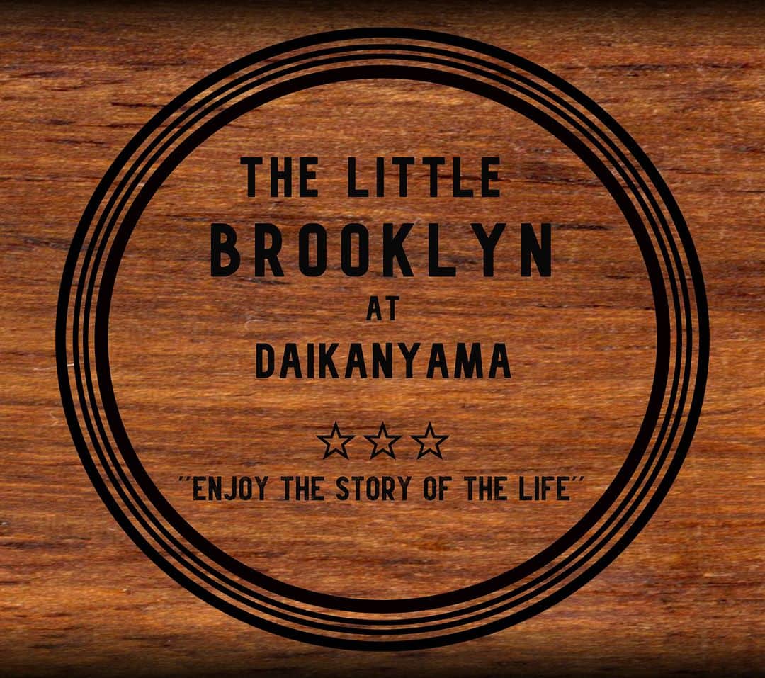 のインスタグラム：「【6.1.thu New Open】1.5F THE LITTLE BROOKLYN AT DAIKANYAMA @[17841459607762386:@thelittlebrooklyn.harajuku]   どこにでもない特別なもの、ブランド物よりもヒストリーのある物や本当にいい物を。 ニューヨークのブルックリンにある蚤の市に来たような、掘り出し物が見つかりそうな、贈る人にも贈られる人にもときめいてもらえるような商品のラインナップ。生産性が求められる今の時代に、効率が悪くても1つ1つ想いを込めて丁寧に作り上げられたものは、流行に左右されない普遍的なきらめきがあります。  #ラフォーレ原宿 #laforetharajuku #ラフォーレ #原宿 #thelittlebrooklynatdaikanyama ＃ブルックリン ＃プレゼント ＃革小物 ＃メンズアクセサリー ＃レディースアクセサリー ＃普遍的」