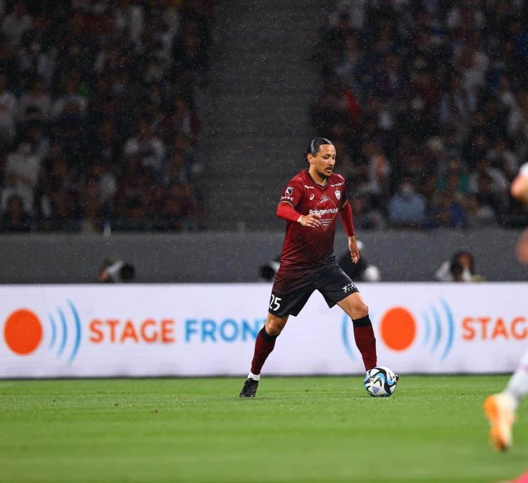 大崎玲央のインスタグラム：「#visselkobe  #fcbarcelona」