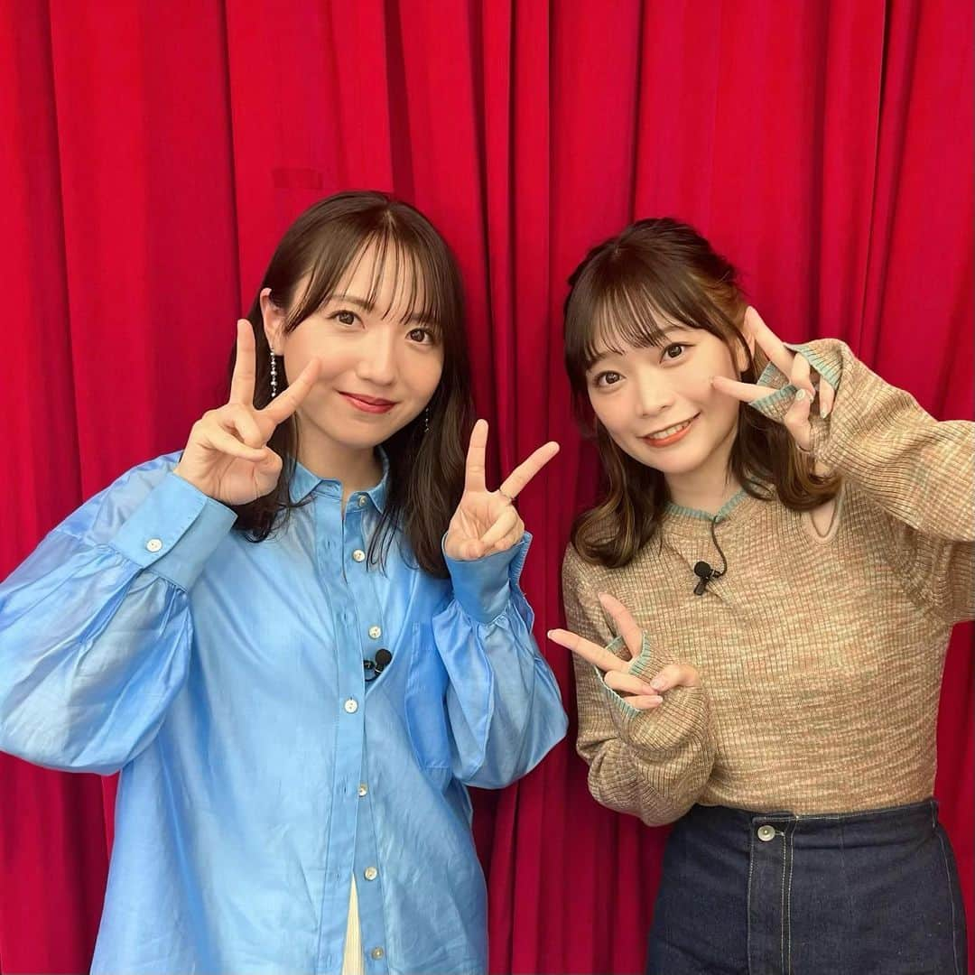 森遥香のインスタグラム：「. 更新がんばる期間です。 今日は、3月のお写真ですが MCを担当している番組にて ゲストの #小山百代 さんと🌟 スタァライト大好きなのでお会いできて嬉しかったです、 そして素敵すぎるお人柄でした🥹 あとお気付きのとおり、私は青の服着がちです。へへ。  2枚目は先日の信長の野望覇道生放送で お馴染みのみなさんと✨ 楽屋でも喋り倒しているぐらい馬が合うメンバーです、 すき🫶  #別冊MyGirlチャンネル #信長の野望覇道」