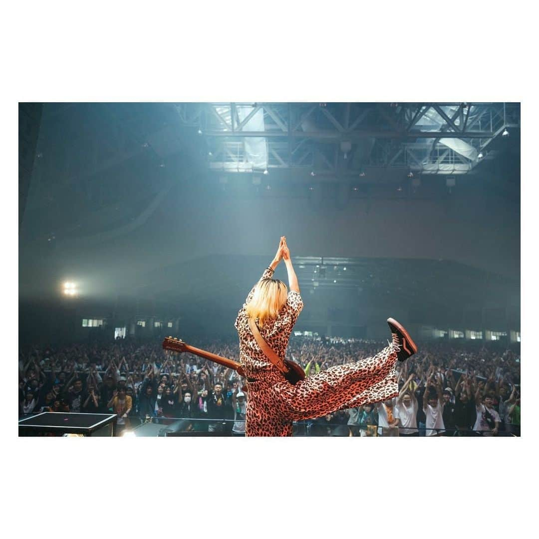 MAMIさんのインスタグラム写真 - (MAMIInstagram)「百万石音楽祭2023～ミリオンロックフェスティバル～ . 午前中から我々のステージに集まってくれた皆様😭 本当にありがとうございました😭😭😭‼️‼️‼️‼️ あんなにもたくさんの方が観に来てくれると思っていなかったのでびっくり🥲🥲嬉しかったです🥲🥲💗🫧🪽 . . とりあえず激クソ代謝悪女(私)でも汗かくほど楽しかったし熱かったし暑かったし最高だったです🥲🙏🪽 ありがとうございました🥲💗🪽 (無事、🌽大収穫できたことｳｫ、ココにご報告致します🥵💗💦) . 夏が始まるねえ〜と言った気持ち(^｡^) . . .  📸 @takeshiyao」6月7日 12時58分 - mmts_dayo