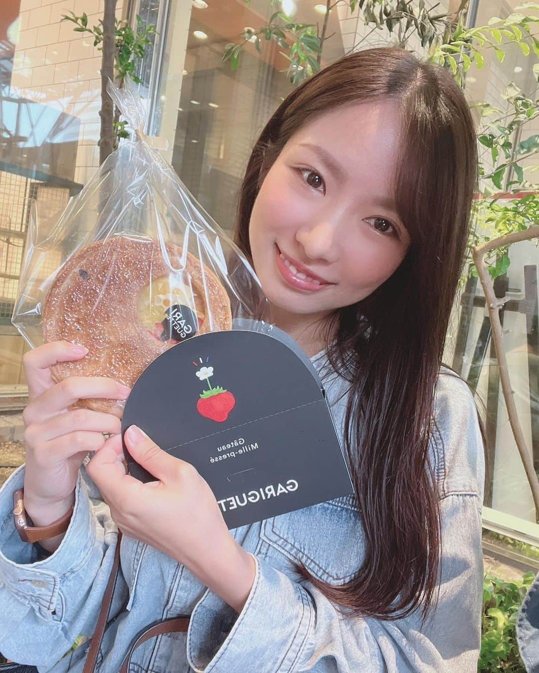 岸田麻佑さんのインスタグラム写真 - (岸田麻佑Instagram)「♡ ミルフィーユ専門店「ガリゲット」 @gariguette_fukuoka  . ばり美味しかった🍓  #福岡 #fuk #fukuoka  #福岡観光 #福岡グルメ  #博多 #博多駅 #博多グルメ  #ガリゲット #gariguette  #gariguette福岡」6月7日 13時14分 - mayu_kishimayu