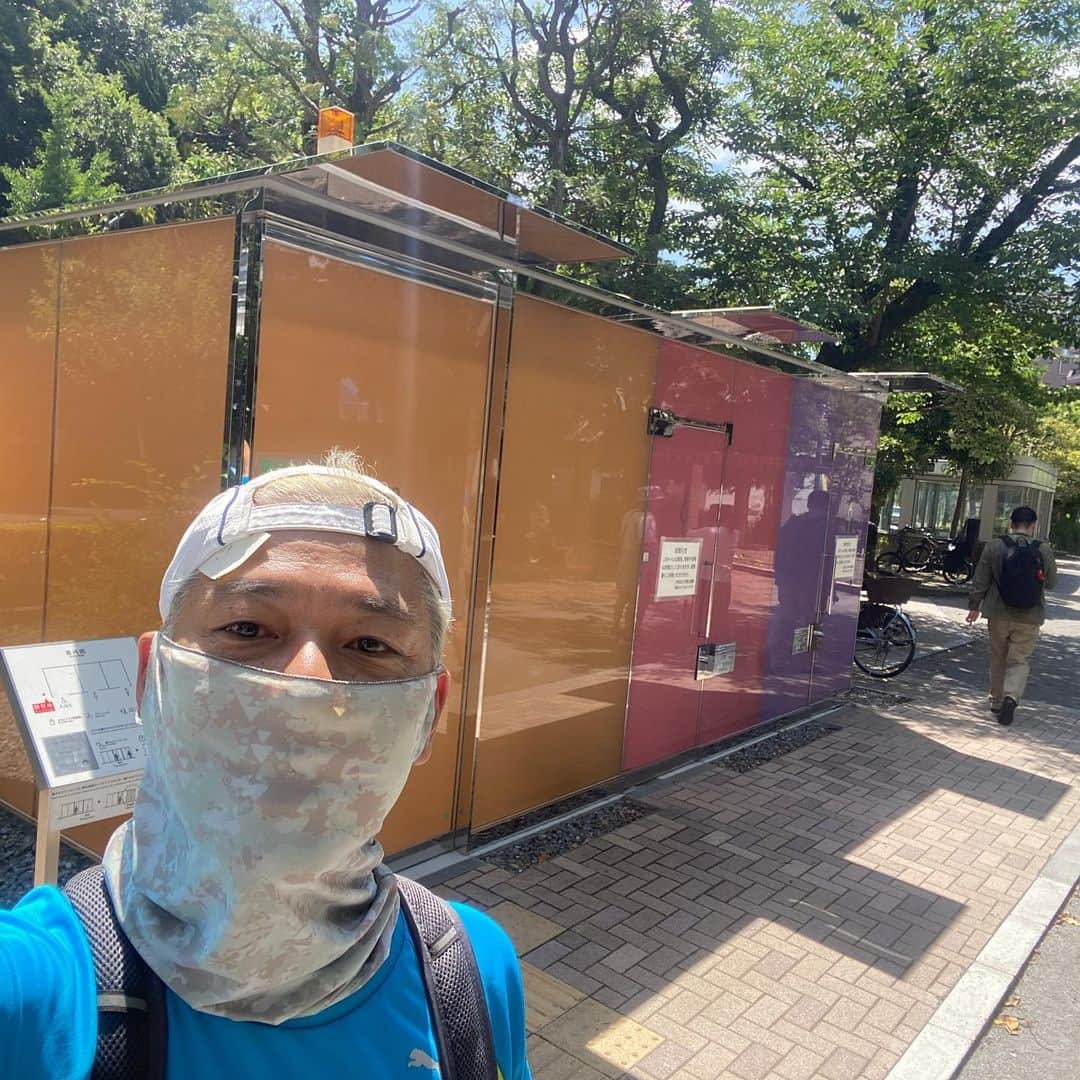 田村亮さんのインスタグラム写真 - (田村亮Instagram)「渋谷区オシャレなトイレを巡るランニング  代々木公園周辺  #トイレ巡りランニング #渋谷でトレラン #代々木公園ラン  #tokyotoilet  #ロンドンブーツ亮」6月7日 13時31分 - ryo_tamura7