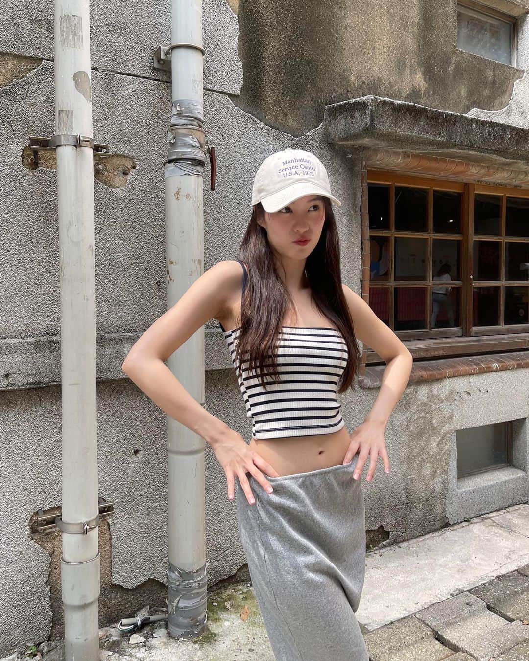 PIMTHAのインスタグラム：「90% happy 10% burnt 🌤️」