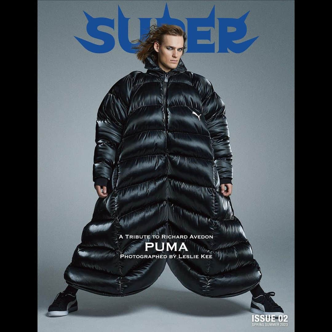 レスリー・キーさんのインスタグラム写真 - (レスリー・キーInstagram)「Super Magazine @supermagazinenyc  ★ 2023SS issue 02★  「A Tribute to Richard Avedon」 Celebrating on 15 May 2023, the 100th Birthday of legendary photographer Richard Avedon !  @avedonfoundation #richardavedon #avedon100 #superavedon #supermagazinenyc #lesliekee  PUMA @puma by @juneambrose   Photographed by @lesliekeesuper  Styling by @yyuuaannqq Hair by @natsumiebiko @taan_doan  Makeup by @yinnl_ @mikimatsunamakeup  Photo assistant @stanreygrange  Stylist assistant @leagrandi_ Photo Retouching by Fight Club Location :  @mstudio_paris  Models : @blueannablue @therealtonheukels @canavarr0 @_lenathiam @sanjayapv @sarah_dewi_official  Special thanks @elitemodelworld @patrick_eliteparis @antoine_elite  Wardrobe @puma @pumajapan @juneambrose   @x8_gallery @asahi_fashion #puma #juneambrose」6月7日 13時47分 - lesliekeesuper