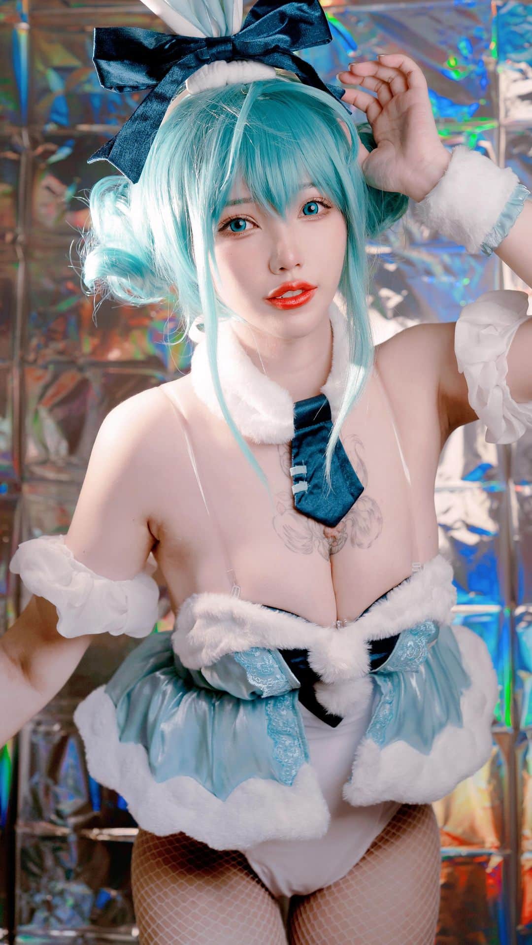 犬神洛洛子のインスタグラム：「Miku bunny girl ver.🐰 Today is my b-day!  #cosplay #hatsunemiku #コスプレ #初音ミク」