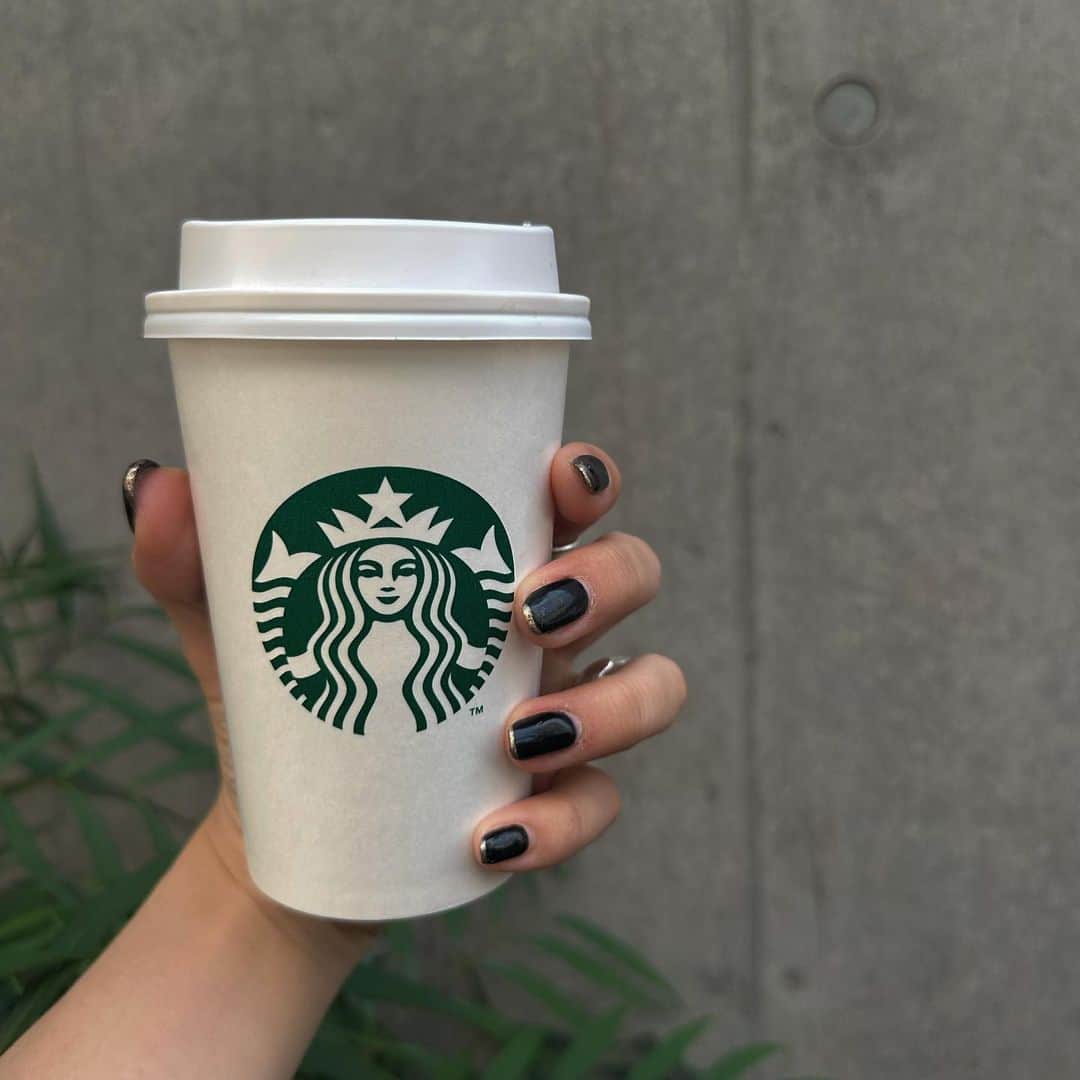 MAOIWATAのインスタグラム：「new💅🖤」