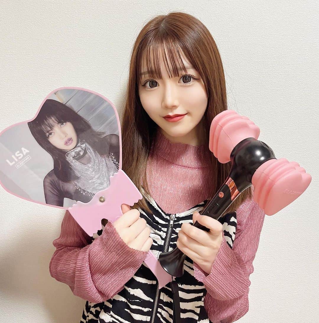 虹川葵のインスタグラム：「・ 🖤🩷」