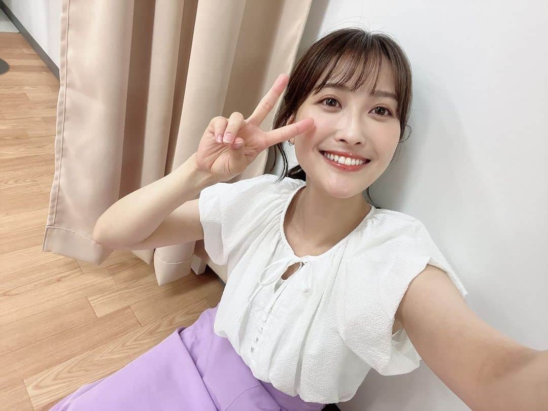 財津南美のインスタグラム：「ㅤㅤㅤㅤㅤㅤㅤㅤㅤㅤㅤㅤㅤ 偏頭痛がすごくて、 頭の中がどんどこどんどこお祭り騒ぎです🕺 岡気象予報士に聞くと、 気圧と気温の変化がものすごいそう。 頭もいたくなるわけだ！ 気象病、偏頭痛持ちの方、大丈夫ですか！？ 無理せず、一緒に乗り越えましょうね、☂️！」