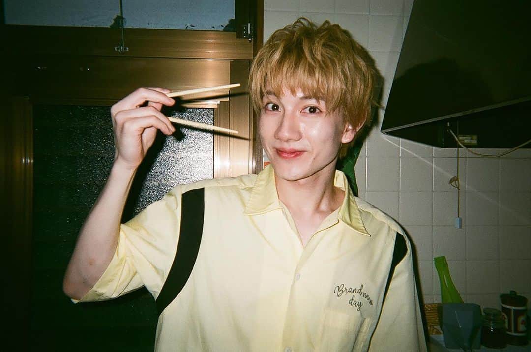 のインスタグラム：「#映画アキハル 公開中です！ 僕もどこかで観に行けたらいいなぁ。 タイミング探ってます…！  #赤澤遼太郎　#映画　#俳優 #ごはん　#いんすたたろう」