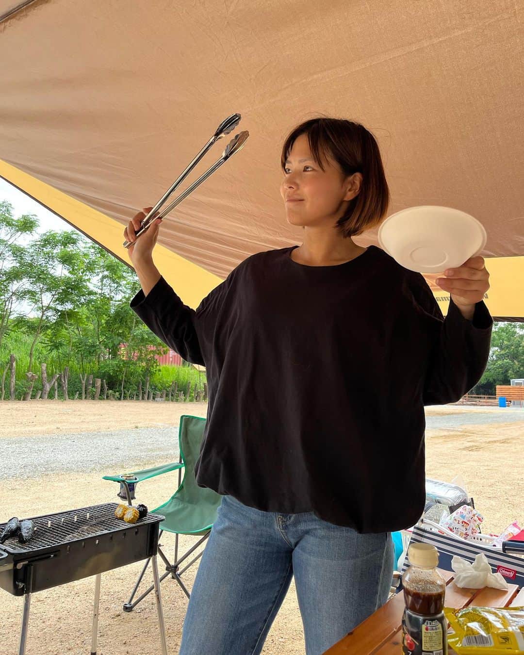 尾崎里紗さんのインスタグラム写真 - (尾崎里紗Instagram)「1 KOBE Camp Base @1kobe.campbase  ⁡ グランドオープン前に特別に招待してもらい、先日のお休みに家族でバーベキューをしてきました！ BBQはたぶん幼稚園ぶり…？ 久々すぎてとにかく楽しかった(^^) ⁡ 実は、この1 KOBE Camp Baseは小中学校の同級生が1年間かけて手作りしたキャンプ場なんです😳 インスタ見てもらえると分かるんですが、本当に一から作ってます！ キャンプ場内はとても広くオシャレで、インスタ映えスポットもあり。 ⁡ そして看板犬のイチ！ まだ8ヶ月のイチはすごく人懐っこくて食欲旺盛でめちゃくちゃ可愛い✨ ペットと一緒に行けるキャンプ場なので、ぜひワンちゃんを連れてバーベキューやキャンプどうですか？(^^) ワンコ友達できるかも🐶  ⁡ 6月30日からグランドオープン。 私もまた行きたいと思います😆 ⁡#キャンプ #camp #バーベキュー #bbq」6月7日 20時26分 - risaozaki410