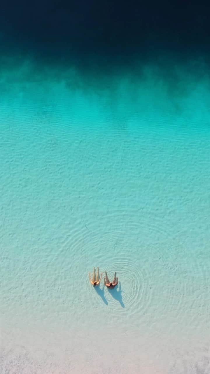 Australiaのインスタグラム：「Welcome to K’gari 💙   This @Queensland island, formerly known as Fraser Island, is as of today, officially known as K’gari, the Butchulla peoples’ traditional name for the island 🥰💫   K’gari (pronounced with a silent K), comes from the Butchulla peoples’ creation story of the island, which has been passed down orally for generations.   K’gari is the name of the white spirit that was sent down from the sky by the god Beeral, to help his messenger Yindingie make the land and seas that are home to the Butchulla People.  The Butchulla people say that “K’gari is the female white spirit. She is beautiful to us; she is our mother. She provides food, water, and shelter and in return we protect and preserve her, as per the three (3) lores that Yindingie gave.”  If you’re ready to visit the world’s largest sand island or learn more about K’gari, see @Queensland’s bio for more 💙  #ThisIsQueensland #SeeAustralia #VisitKgari @VisitFraserCoast @Australia @VisitKgarifraserisland」