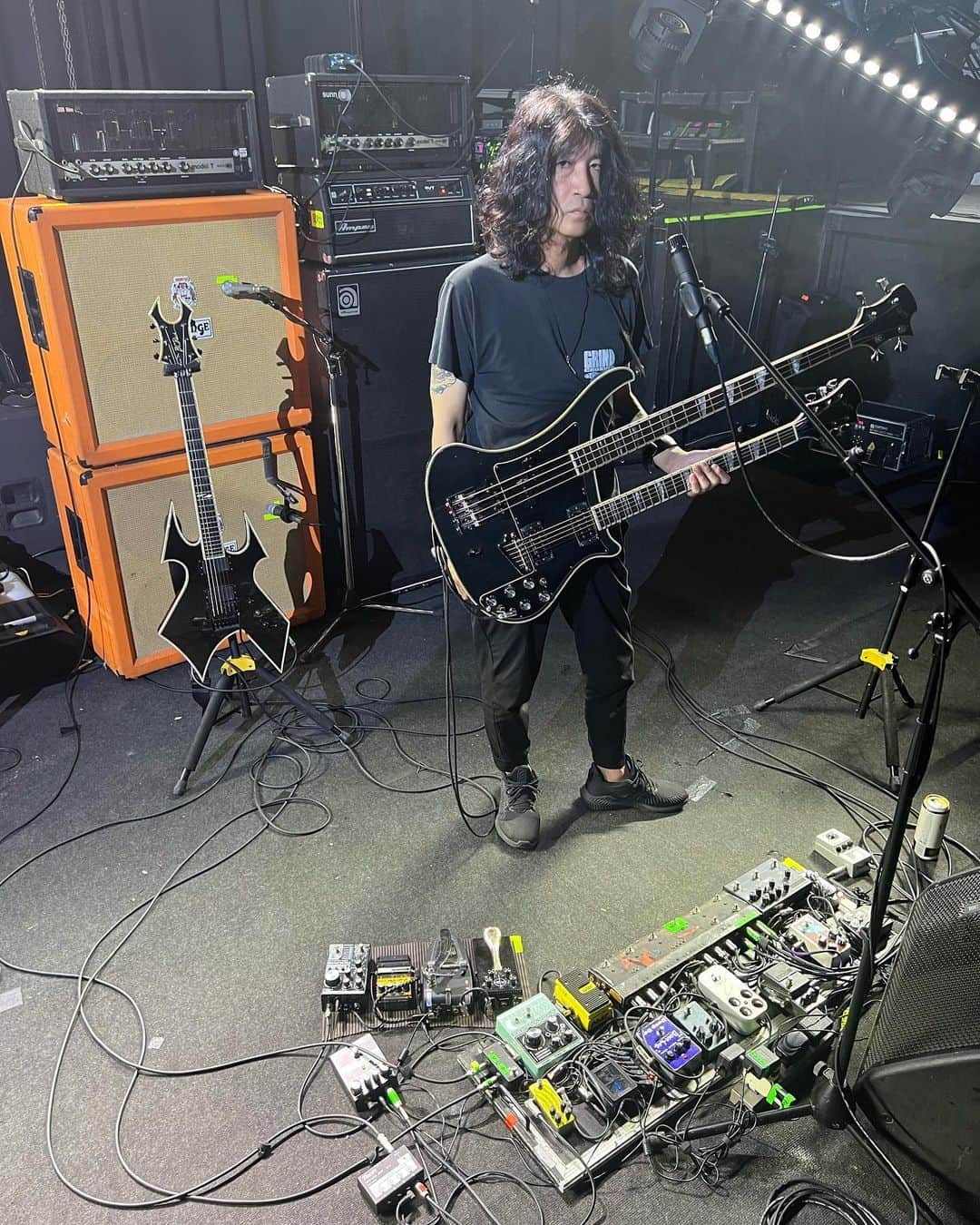 BORISさんのインスタグラム写真 - (BORISInstagram)「Only one show left on Boris' European tour! Thank you to everyone who has always supported us!  Wata with Orange Amps Rockerverb 100 MKIIIx2 PPC412x2 Rockerverb 100 OBC 810 Nord stage 3 Roland RE-150  Takeshi SUNN Model-T(Silver knob) x2 Ampeg SVT Classic Orange PPC 412x2 Ampeg 810E  Muchio Ludwig 22”kick 16”FT 14”Rack 14”SD 22“ A medium Ride 18” A Crash Ride 20“ A Crash Ride 14“ A Rock Hi Hat Top 14” A New Beat Hi Hat Bottom 20” FX Oriental China Trash 40” Gong」6月7日 15時13分 - borisdronevil