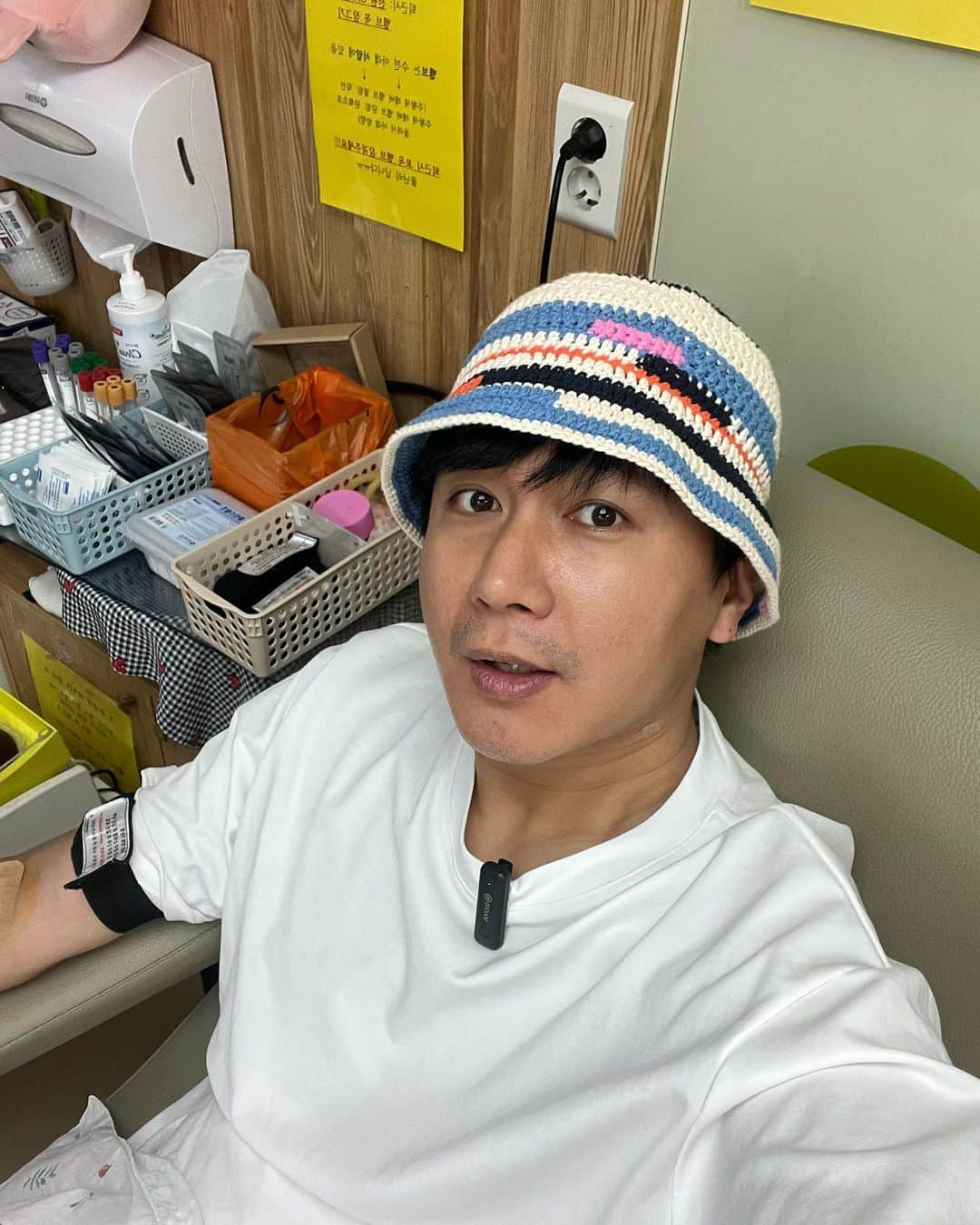 キム・スンヒョンのインスタグラム：「헌혈에 동참해주세요^^  #홍대헌혈의집 #헌혈홍보대사 #김승현  41번째」