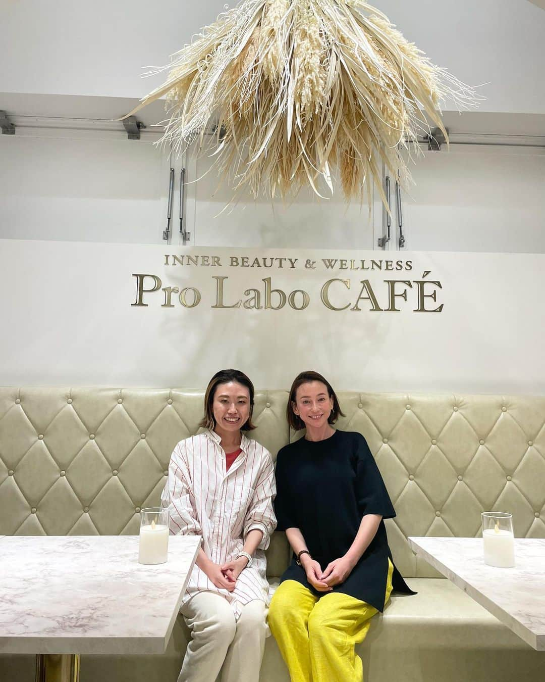 アリスさんのインスタグラム写真 - (アリスInstagram)「ヘルシー師匠🧘‍♀️ @fmai0904 と @prolabo_cafe にて素敵なお祝いをしてもらいました🌿  グルテン&化学添加物フリーの身体に優しい 「究極のインナービューティープレート」✨✨ 食べ応えもあり味もしっかりしていてとても美味しくいただきました🤍🤍🤍 罪悪感0のデザートパフェ🍨🍰🍮も気になる🤤  健康の話しは昔から好きだけど 最近拍車がかかってる🐒🐒  身も心も満たされました🙏🤍🤍  #プロラボ　#プロラボファーム無農薬野菜  #カフェ#カフェプロラボ#有機野菜 #ヴィーガン対応 #オーガニック#美容#健康食」6月7日 15時20分 - alice_official1207