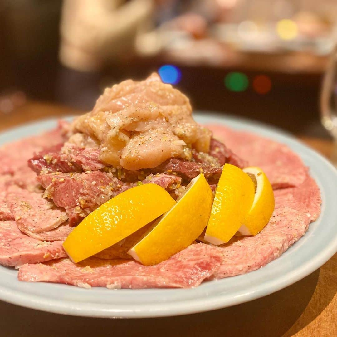 "TERIYAKI" テリヤキ編集部さんのインスタグラム写真 - ("TERIYAKI" テリヤキ編集部Instagram)「【TERIYAKI美食倶楽部 オフ会】 「焼肉 静龍苑」東京・清澄白河  ＜本能が欲するタンをとことんタン能！＞ 【焼肉 静龍苑】📍東京  テリヤキスト @koderin1224 さんのコメント 〜〜〜〜 東京の下町焼肉のスターといえば『静龍苑』。注目は一回きり、がお約束の牛タンや熱々ごはんにのせてカスタム食べすべきユッケなど、一度味わったら夢にまで出てくる名物多数。予約はなかなか取れないけれど、定期的に焼肉が好きな人と訪れたいと思うお店です。 〜〜〜〜  こちらのお店で5月はイベントを開催させていただきました！ 定期的に開催しておりますので、ぜひ訪れてみませんか？  全国各地で食事会開催してます！ https://salon.teriyaki.me/bisyoku  #テリヤキ掲載店 #TERIYAKI美食倶楽部 #食事会 #グルメコミュニティ #美味しい #静龍苑 #東京グルメ #東京観光 #東京都 #焼肉 #yakiniku  #グルメ好きな人と繋がりたい #グルメスタグラム #グルメ部 #グルメ旅 #清澄白河グルメ #オンラインサロン #グルメ好きな人と繋がりたい」6月7日 15時59分 - teriyaki_jp