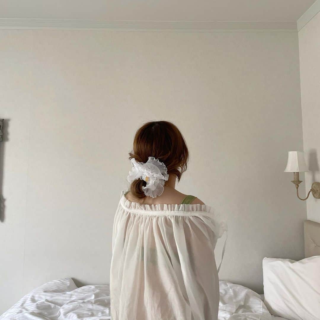 Tomomi Teradaのインスタグラム：「ストーリーやメッセージ、反響が多くてとても嬉しいです〰︎🤍 Coralは今夜19:00-より再販だよ🪸」
