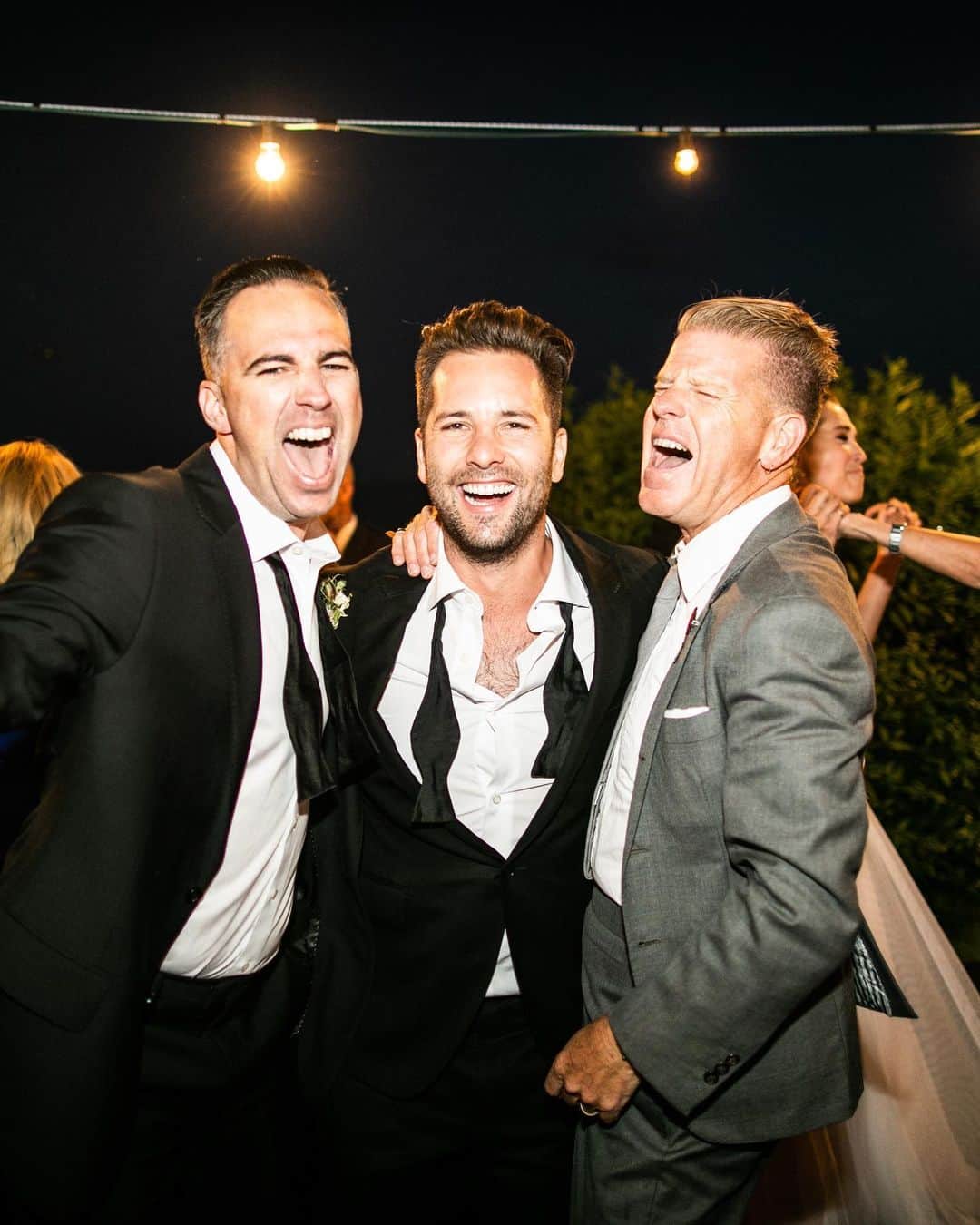 Samuel Lippkeさんのインスタグラム写真 - (Samuel LippkeInstagram)「Haven't posted these... happy 4 years to all of our friends that have been with us since the beginning and got silly on our dance floor in Lucca Italy. Legendary humans. In all my studies I've found big wedding dance parties are a key to all the successful Marriages... #thelippkes」6月7日 16時16分 - samuel.lippke