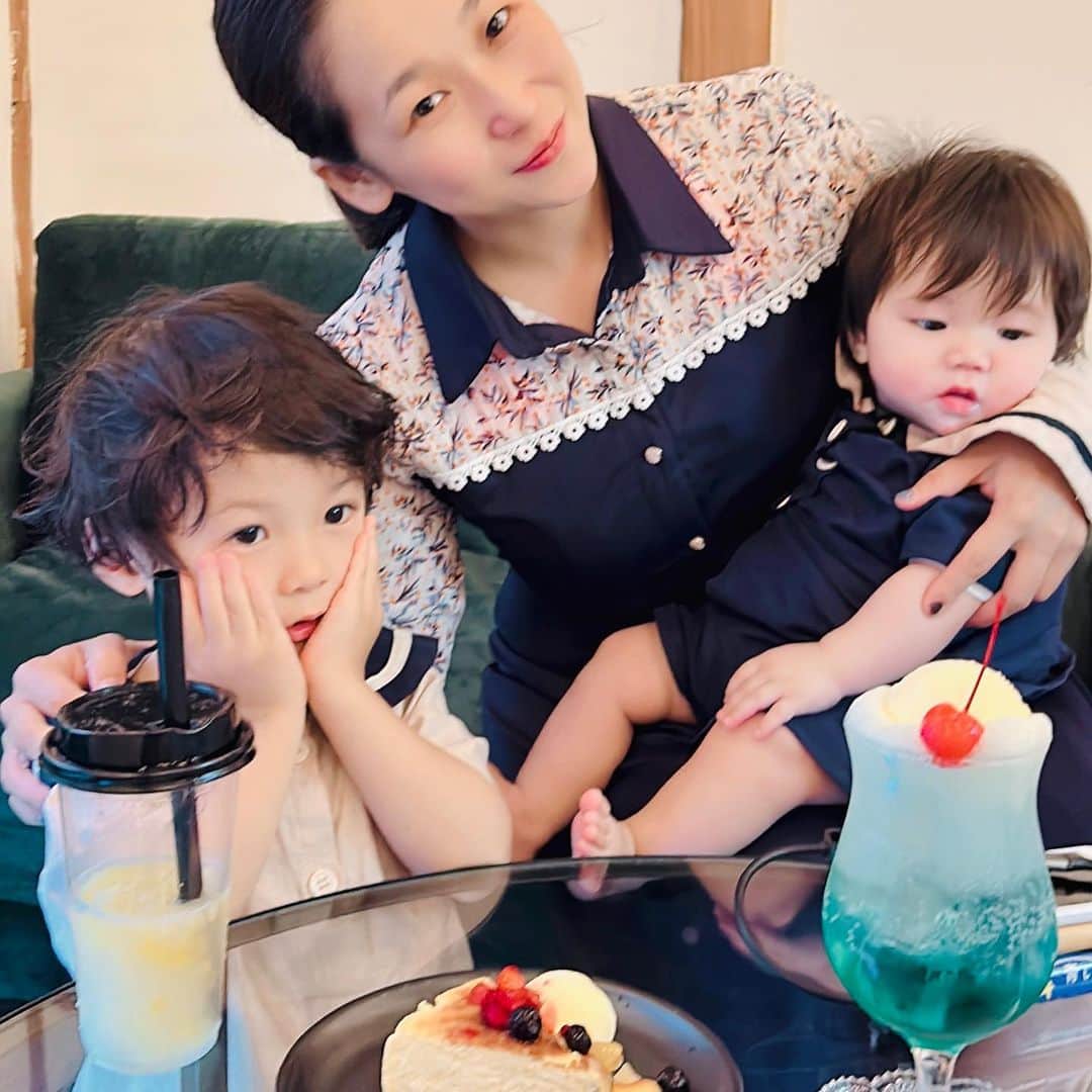 世手子さんのインスタグラム写真 - (世手子Instagram)「Impressed by the four pillars of destiny🔮🔯 Sometimes we can understand each other through fortune-telling🌟 It's a relaxing cafe🍨🍰🍹 @michishirubecafe #道しるべcafe にいってきたよー(^.^) #育児 で悩んでるママとかにも是非子どもとの相性とか色々きいてほしいな（＾_＾） 感動するから🥺🌟 初めて #四柱推命鑑定 してもらいました( ^ω^ ) 私は火の陰 の五行でした(^.^) バランスがいいみたいで #帝旺 が入ってましたwww #カフェ #スイーツ #チーズケーキ も美味しかった(*^o^*) 素敵なカフェに出会えて感謝です(*´Д｀*) #占い #古民家 #四柱推命 #映え #高田馬場  お出かけには #VENTION が必須(^^) 便利ですー( ◠‿◠ ) #ドタバタ育児  #二児のママ  #2児育児 #赤ちゃんのいる暮らし  #3歳男の子 #3歳差育児  #二児の母 #二児ママ  #ママシンガー  #二児育児 #2児ママ #2児のママ #赤ちゃんのいる生活 #カラキャス」6月7日 16時29分 - rojide