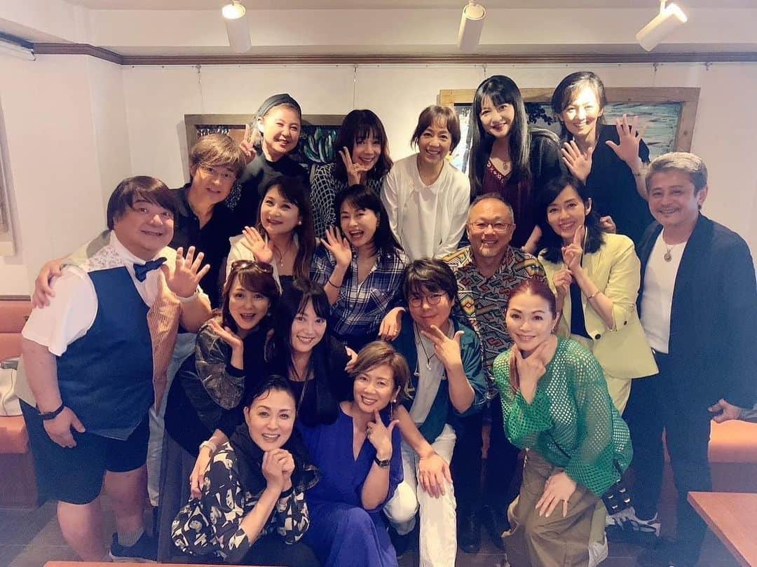 西山浩司さんのインスタグラム写真 - (西山浩司Instagram)「合唱バトル80年代アイドルチーム打ち上げぇ〜 みんな今、輝き中🧡また絆が深まったねぇ〜👍 みんなありがとねぇ〜🧡 at ラ.キアーラ(渡辺めぐみちゃんの店)」6月7日 17時11分 - waruo1981