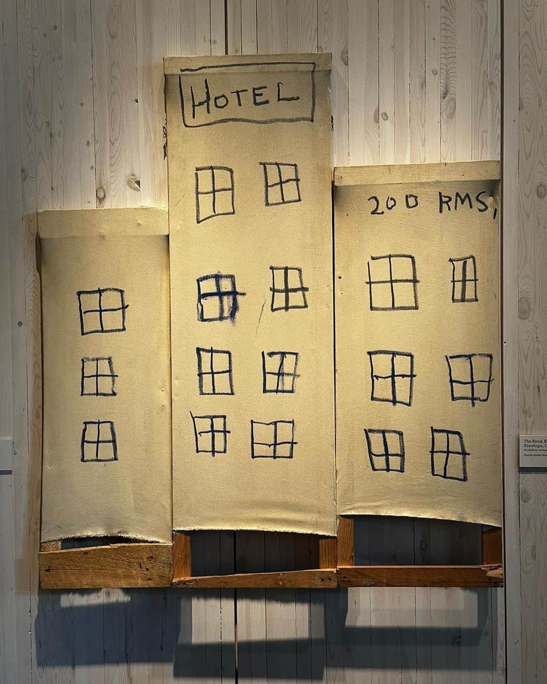 のインスタグラム：「When you feel alone remember you are your HOME. #basquiat」