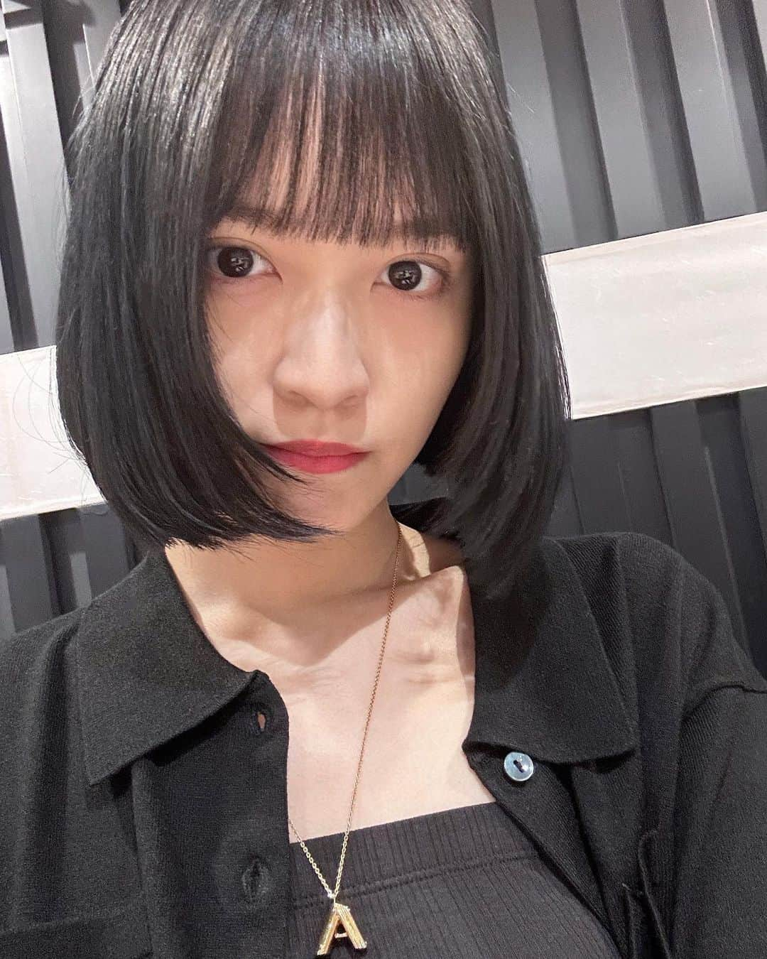 松本愛（まあぴぴ）さんのインスタグラム写真 - (松本愛（まあぴぴ）Instagram)「黒髪復活しました🖤  @kikkake.hair  @kikkake___yu  @yuuki.h0412   #黒髪ボブ #黒髪」6月7日 18時28分 - aimatsumoto_45