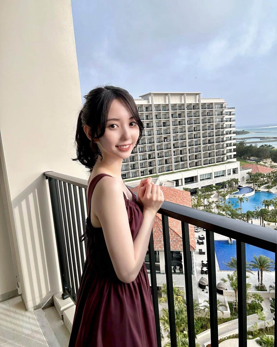 漆畑瑠菜のインスタグラム：「沖縄🌺🌴 ・ #沖縄#那覇空港#沖縄プール#プライベートビーチ #名城ビーチ#琉球ホテル#沖縄旅行#沖縄ホテル」