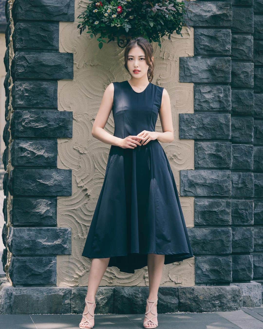 澤井玲未のインスタグラム：「👗🖤💄 . 📸: @massa_photo  .  #testshoot #photography #model #hairmake #作品撮り #cruvamanagement」