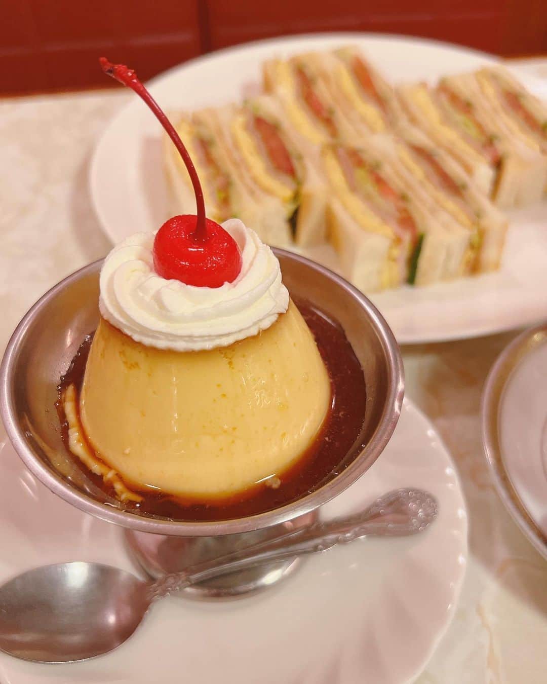 桐谷蝶々のグルメインスタ