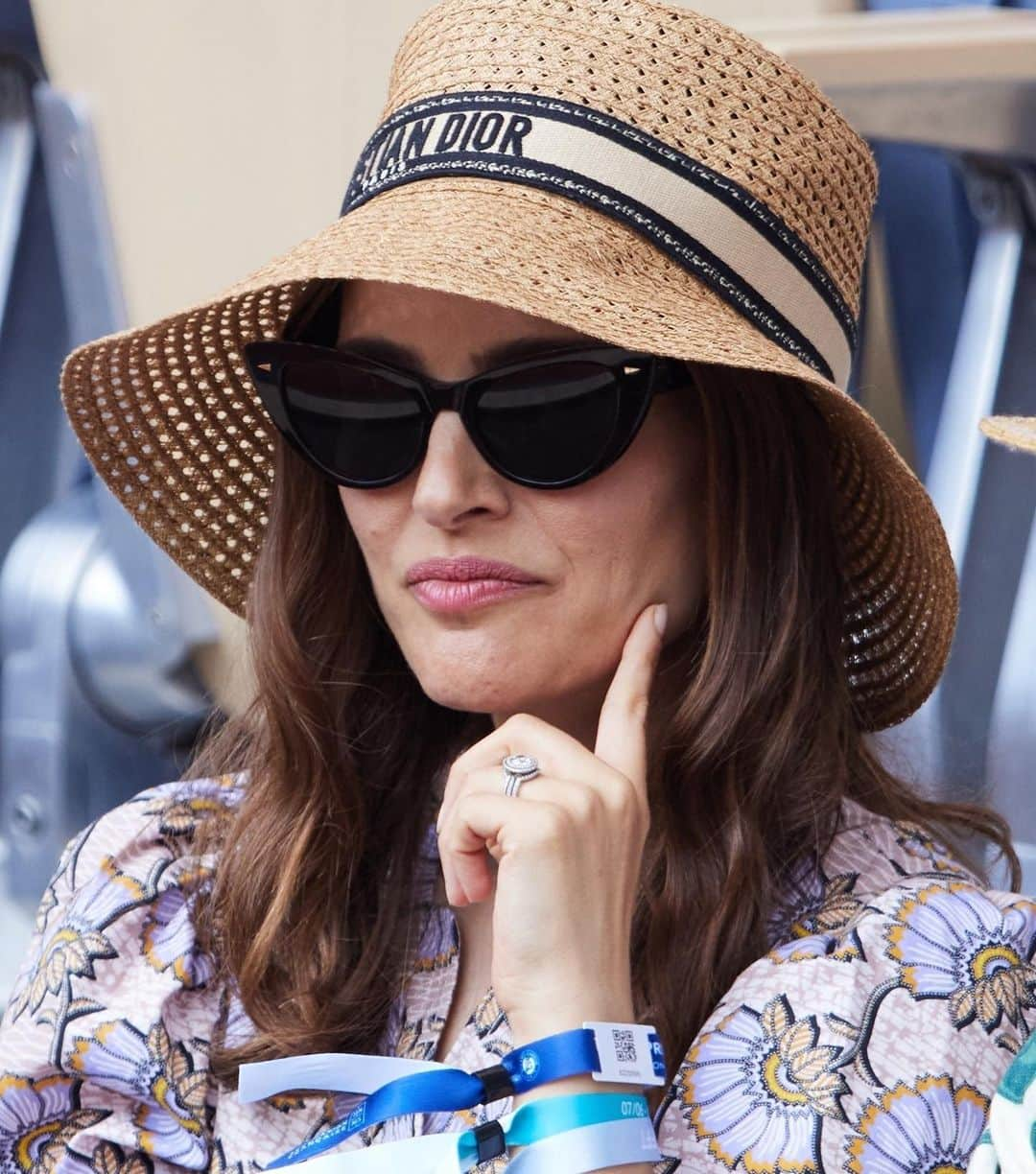 Just Jaredさんのインスタグラム写真 - (Just JaredInstagram)「Natalie Portman is seen wearing her wedding ring amid her husband Benjamin Millepied's cheating allegations. Natalie appeared to enjoy watching a French Open tennis match today amid all the talk about her marriage. See more at JustJared.com. #NataliePortman #BenjaminMillepied Photo: Backgrid」6月8日 4時32分 - justjared