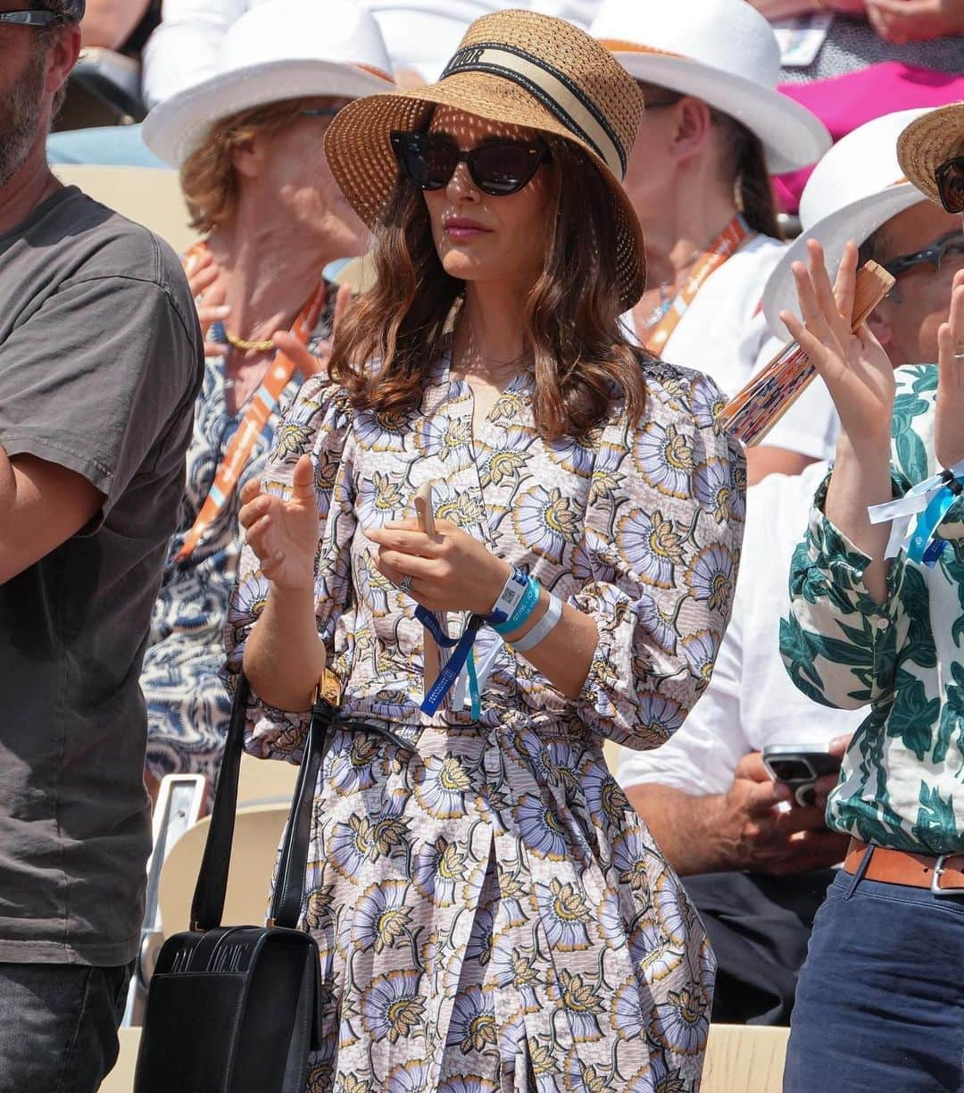 Just Jaredさんのインスタグラム写真 - (Just JaredInstagram)「Natalie Portman is seen wearing her wedding ring amid her husband Benjamin Millepied's cheating allegations. Natalie appeared to enjoy watching a French Open tennis match today amid all the talk about her marriage. See more at JustJared.com. #NataliePortman #BenjaminMillepied Photo: Backgrid」6月8日 4時32分 - justjared