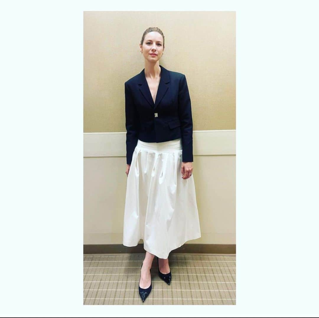 カトリナ･バルフさんのインスタグラム写真 - (カトリナ･バルフInstagram)「Press Day 2 : Thank you for having me on @livekellyandmark Such a lovely group of people to spend a morning with !  Glam: @marywilesmakeup @garethbromell @karlawelchstylist wearing @calvinluo_official @jimmychoo」6月8日 4時45分 - caitrionabalfe