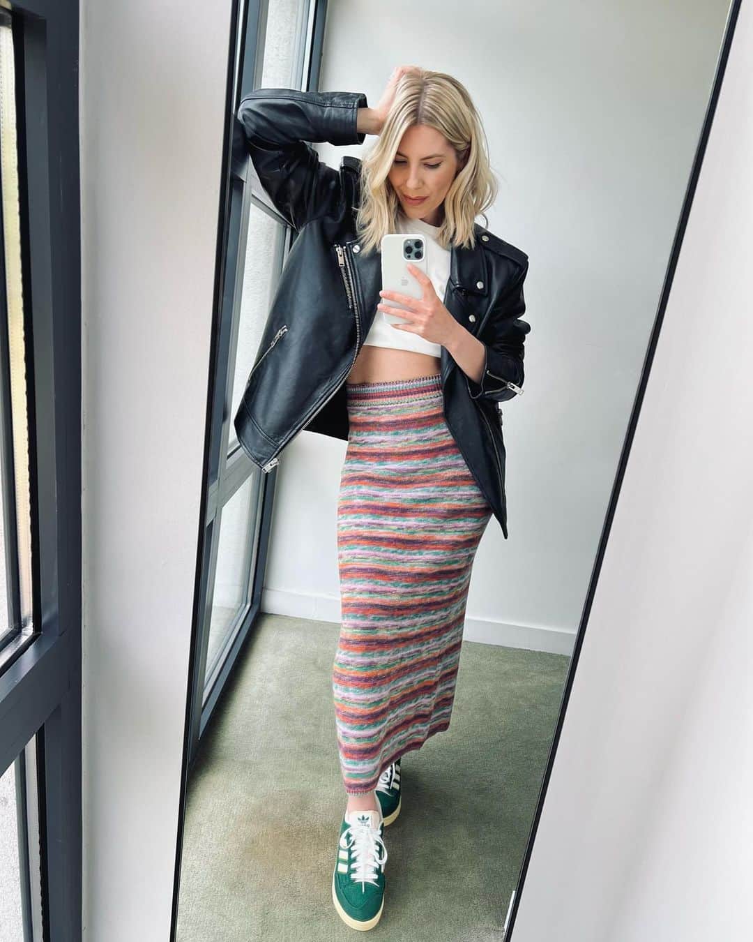 Mollie Kingのインスタグラム：「Wednesday wardrobe」