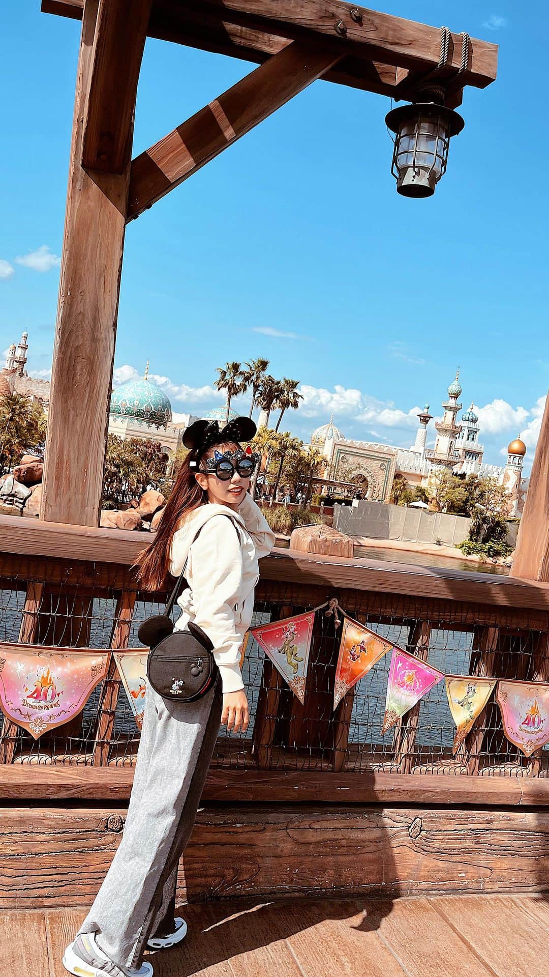薬丸玲美のインスタグラム：「Naoaki BBA Birthday Disney ※彼氏ではありません。  リール作りに初挑戦✨👏🏻🩵 初リールの割には上出来かと、、、笑 アドバイスあったら教えてください🩷」
