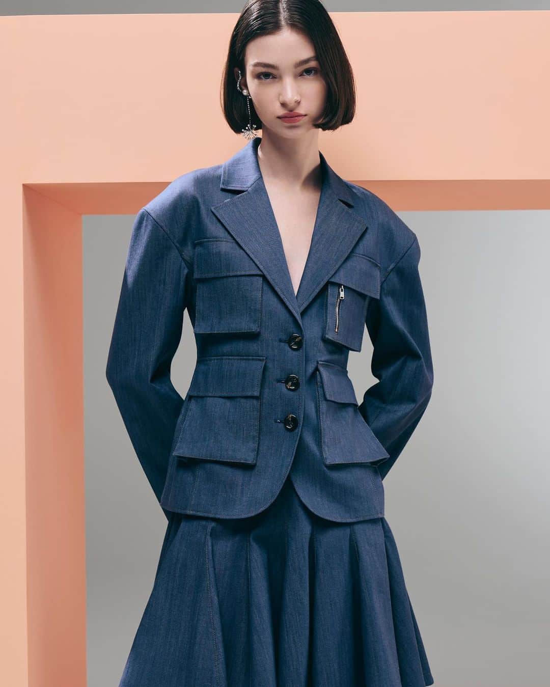 アディアムのインスタグラム：「#ADEAM Resort 2024 Collection.」