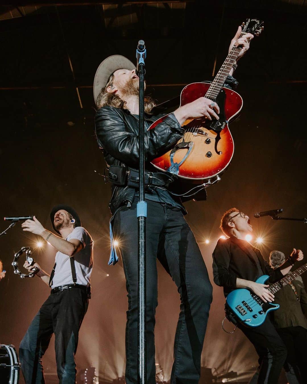 The Lumineersのインスタグラム：「Warsaw! We had an epic time last night ❤️ It’s wild to think that it’s been over a year since we were supposed to play here before our show was postponed last minute due to the venue being turned into a refugee center. We’re so happy that everyone is safe and we’re so honored to be back here playing for you.」