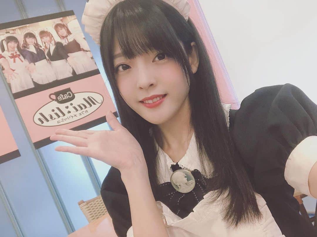 上原あかりのインスタグラム：「みんな大好きメイドさん⊂( ･ω･ )⊃ そういえばこの時の制服の写真もある!   #メイド服  #メイド喫茶   #声優  #コスプレ」