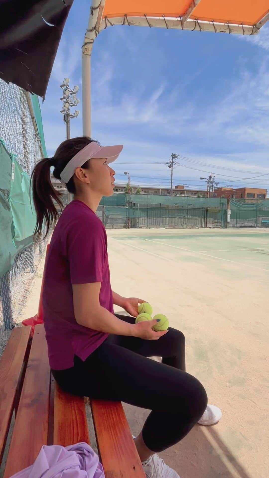 宇野真彩のインスタグラム：「Juggling🤹 めっちゃ暑かった〜☀️ 今日も一日お疲れ様でした🤍」