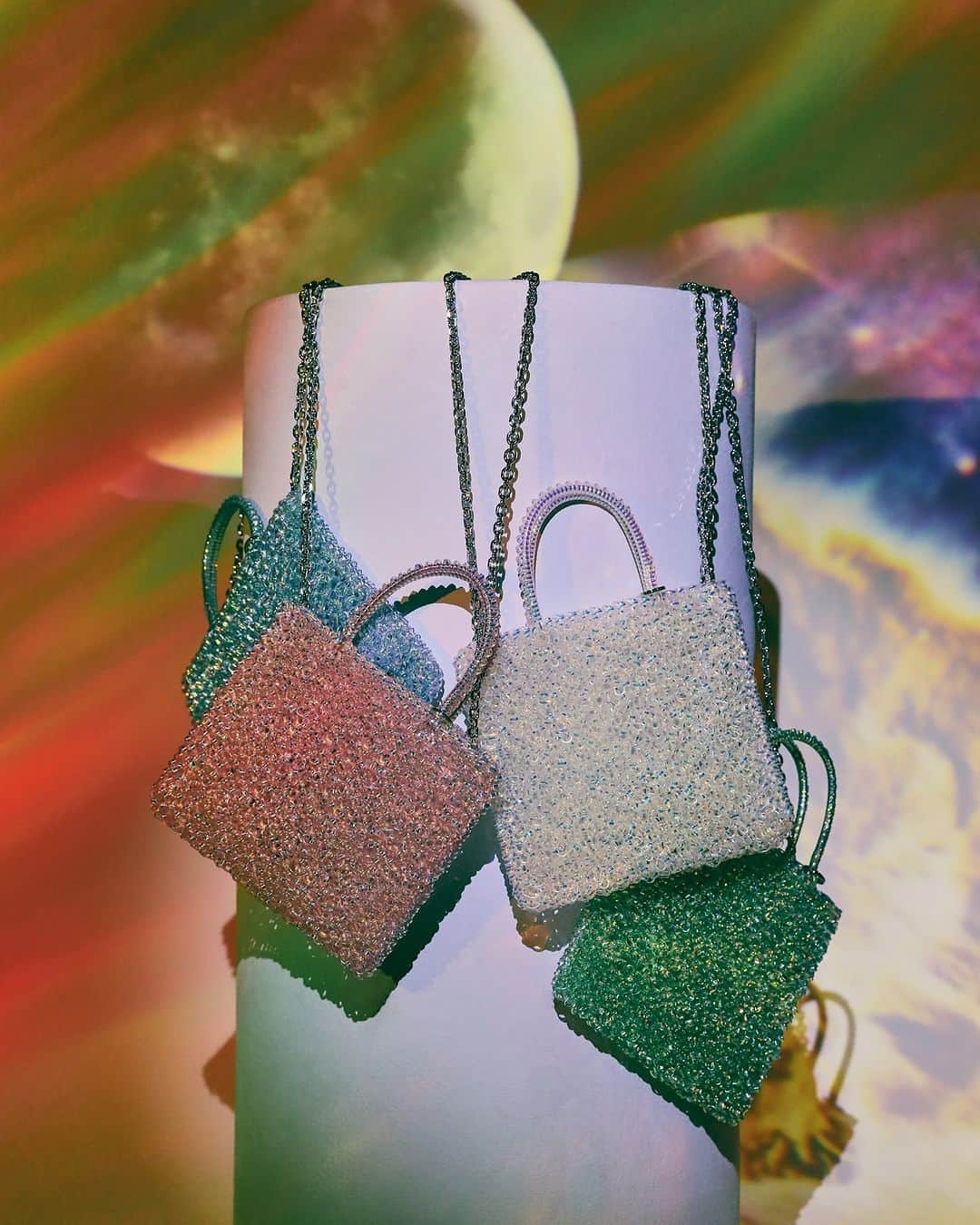 ANTEPRIMAのインスタグラム：「Stella Dazzled.  From the purest Stella Perla to the vivid Stella Verde, #ANTEPRIMA Stella #WIREBAGs are the delicate women waiting for her Mr. Right of lifetime. As of adding a dreamy lens to the #WIREBAG, grab it with you for an appealing encounter.   Shop the WIREBAG in Stella hues now.  #STELLA #SpringSummer2023 #SS23 #ANTEPRIMA #WIREBAG #SummerBag #BeachBag #PoolBag #WaterResistenceBag #Miniature #MicroBag #MiniBag #CraftBag #CrochetBag #Handcraft #KnitBag #WorkBag #ItalianDesign #Craftmanship #アンテプリマ #Tanabata #七夕 #彦星 #織姫 #牛郎 #織女」