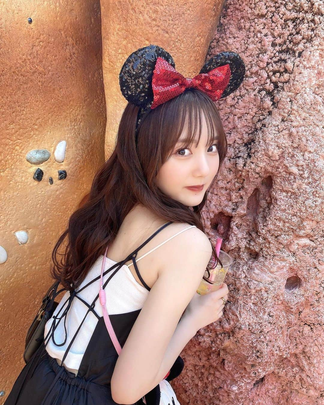 田島櫻子のインスタグラム：「夢の国しか勝たん👊🏻🎀  #disney #disneysea #ディズニー #ディズニーシー #ディズニーコーデ」